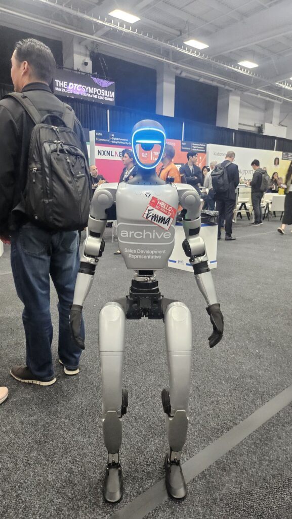 Roboter von Delta Robots auf einer Veranstaltung