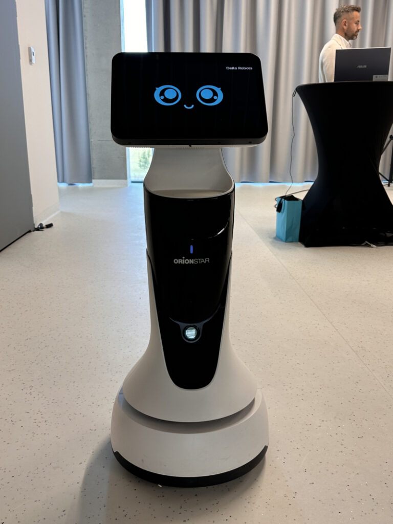 Roboter von Delta Robots auf einer Veranstaltung