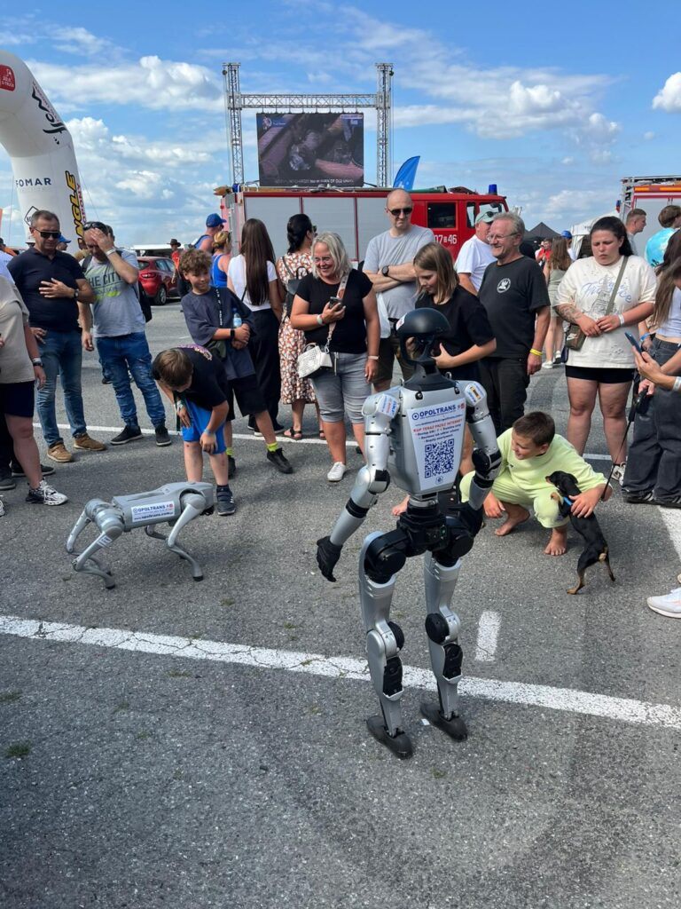 Roboter von Delta Robots auf einer Veranstaltung