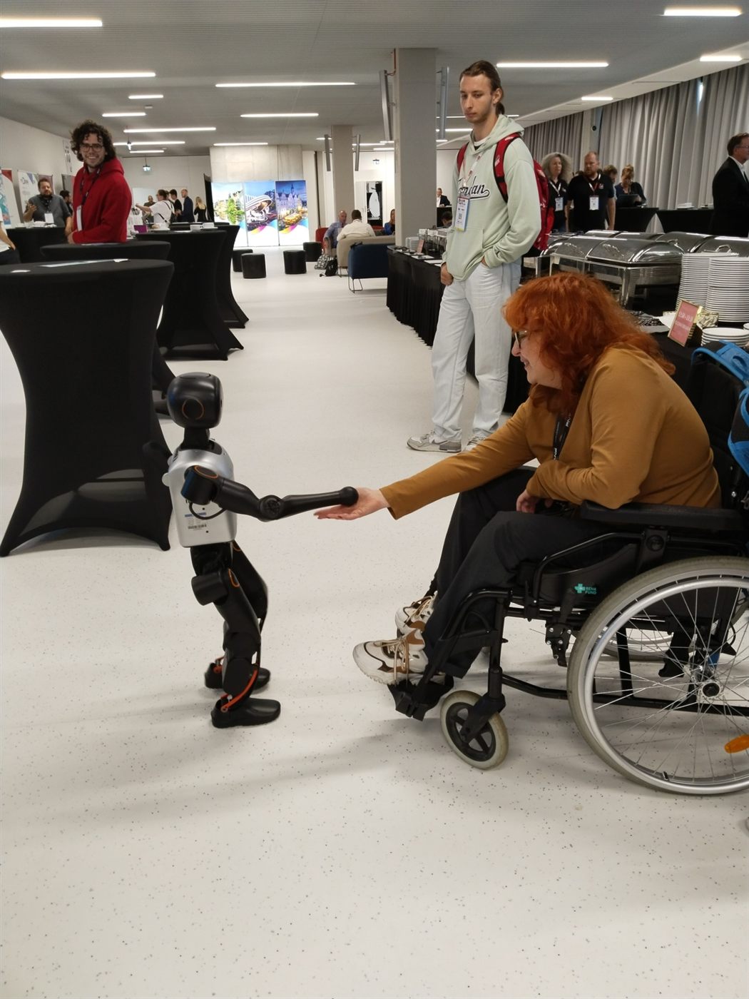 Roboter von Delta Robots auf einer Veranstaltung