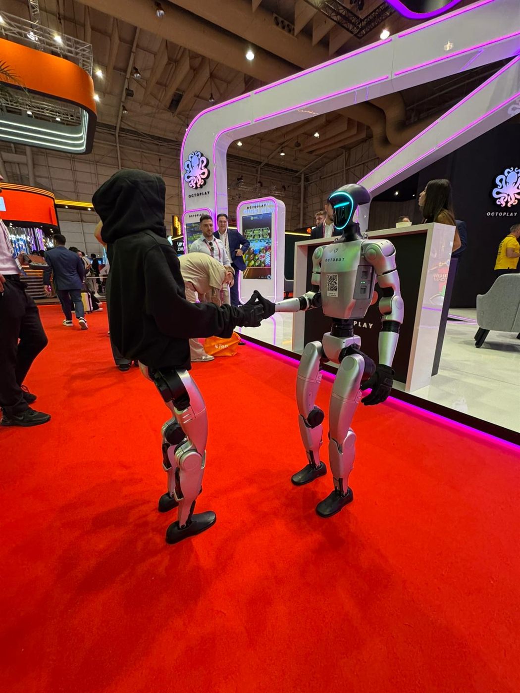 Roboter von Delta Robots auf einer Veranstaltung